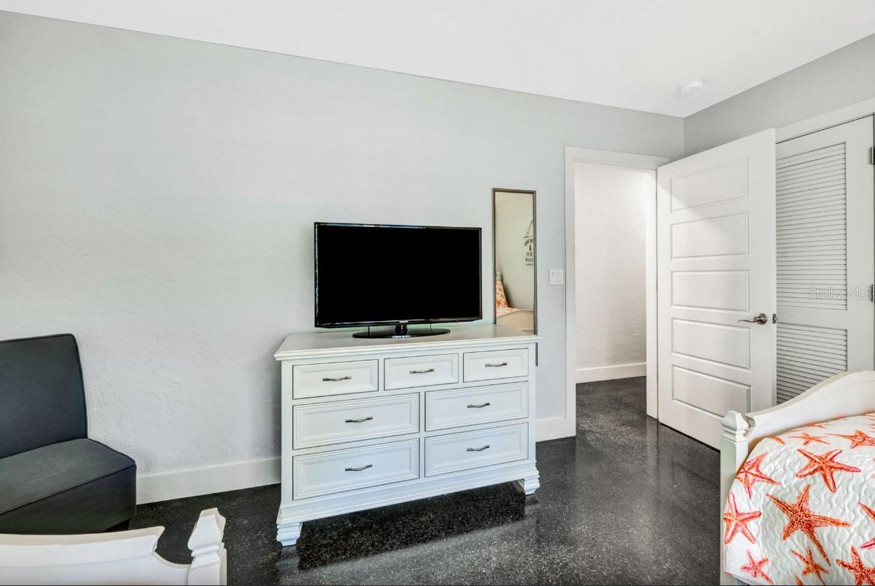SAINT ARMANDS DIV JOHN RINGLING ESTATES - Residential