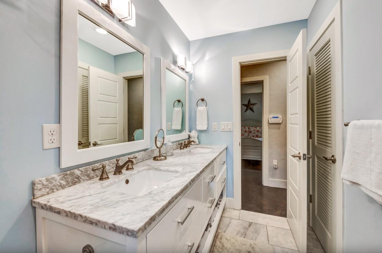 SAINT ARMANDS DIV JOHN RINGLING ESTATES - Residential