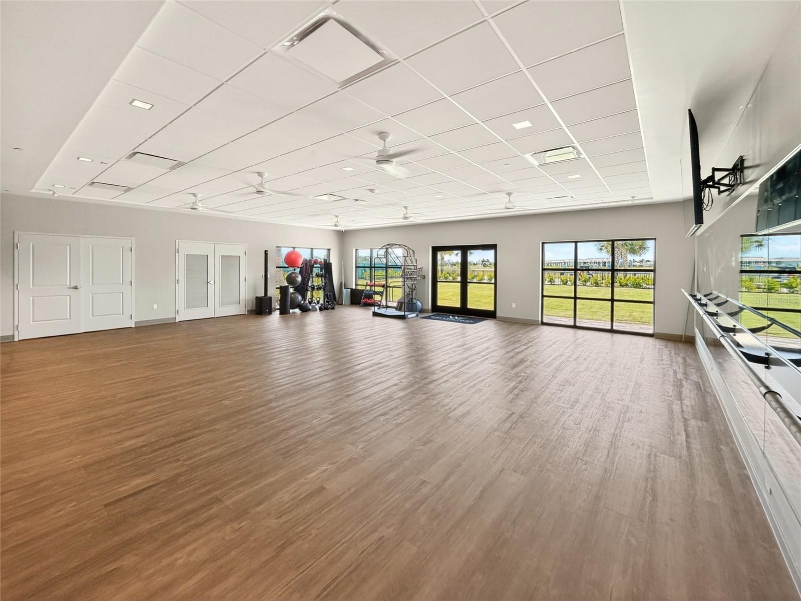 WELLEN PARK GOLF & COUNTRY CLUB - Residential