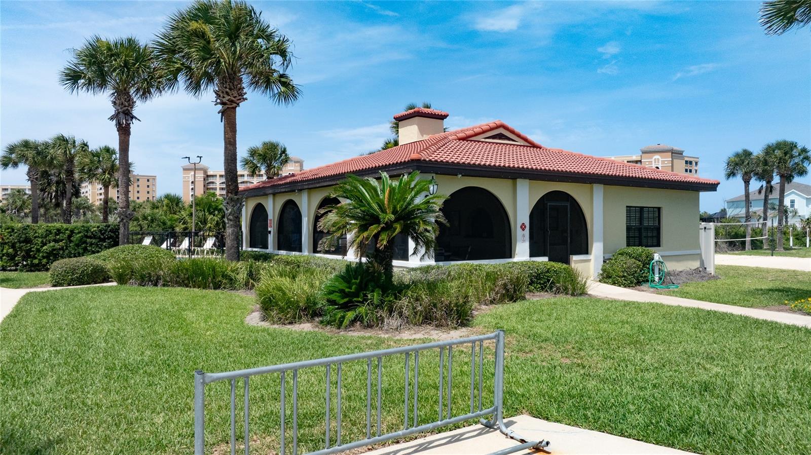 LOS LAGOS - Residential