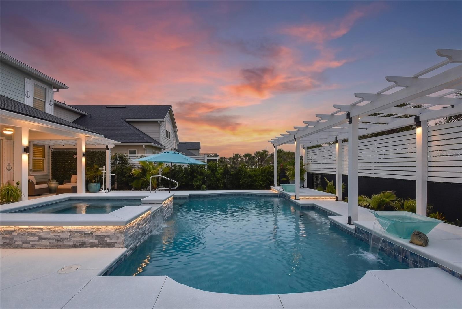 LOS LAGOS - Residential