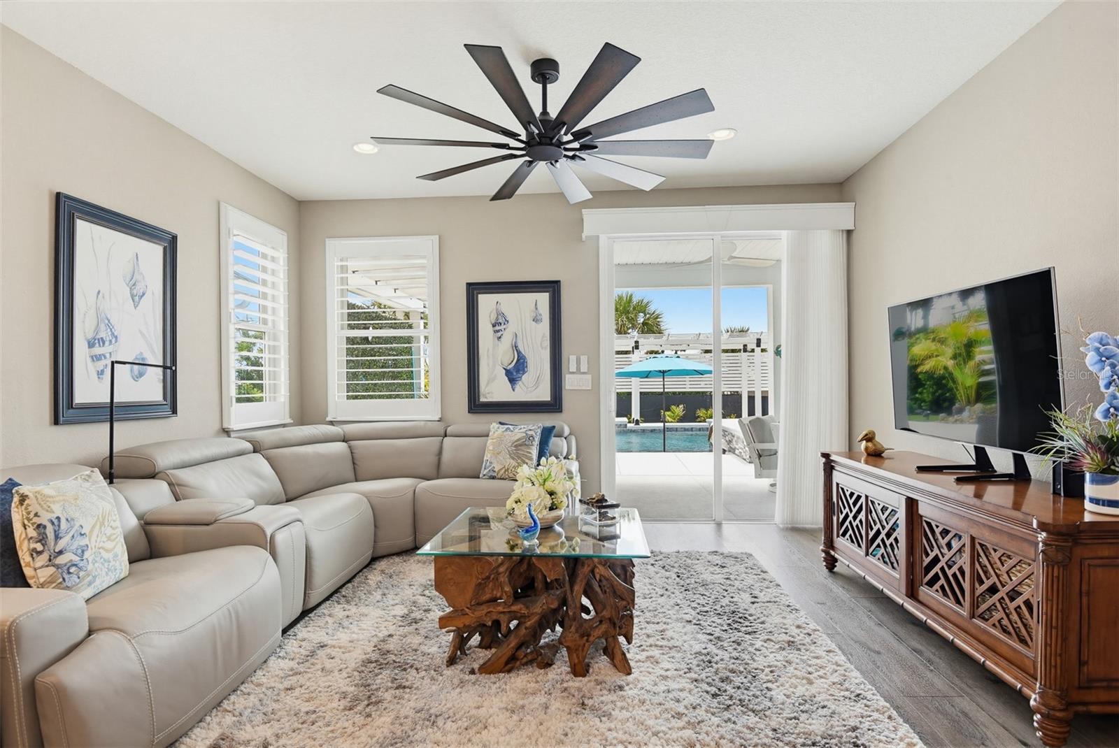 LOS LAGOS - Residential