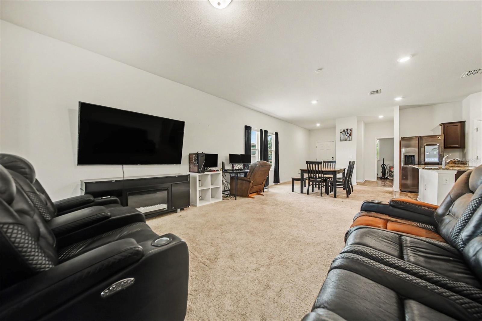 FERNANDA PLACE PH 1 - Residential