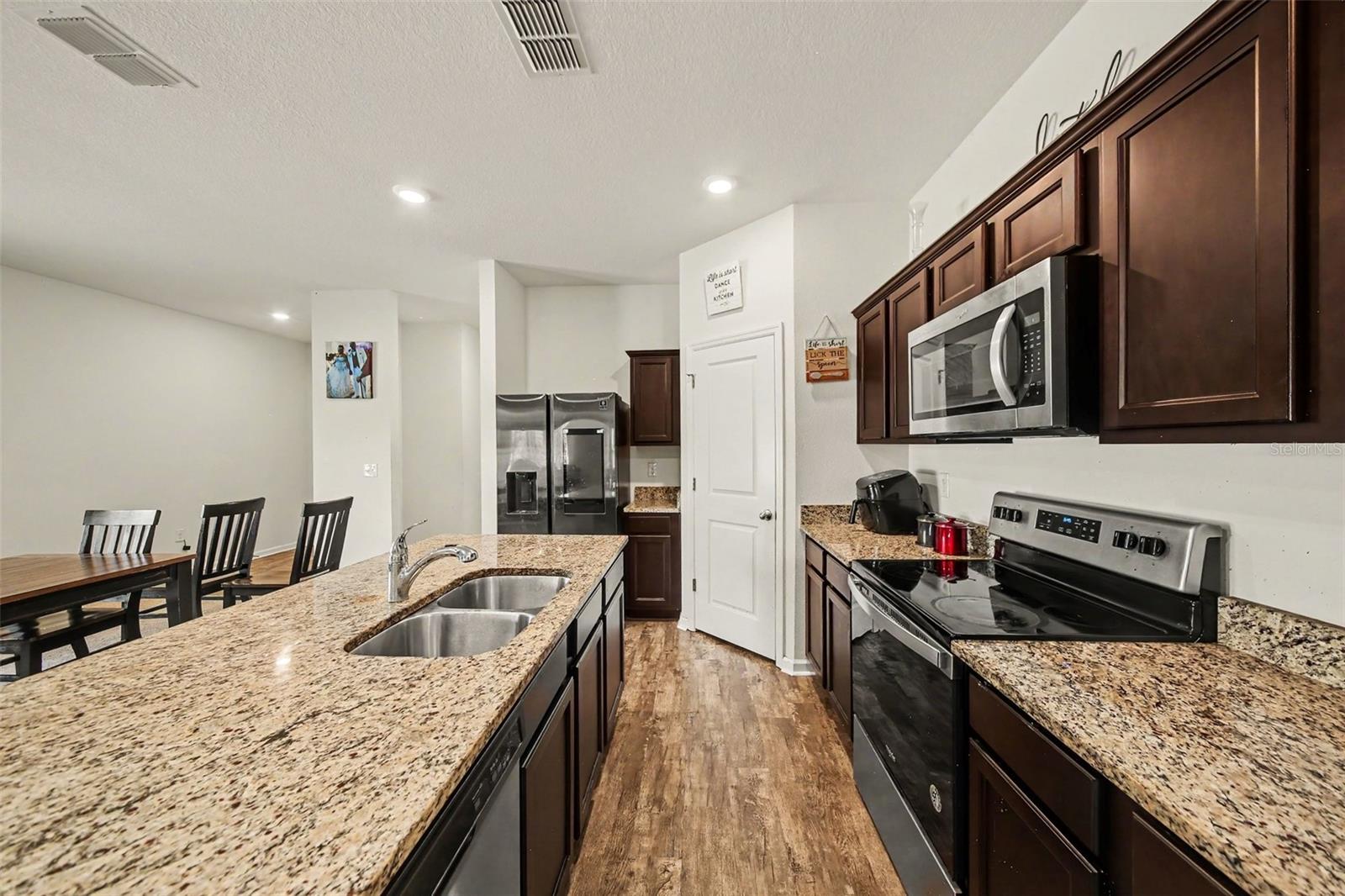 FERNANDA PLACE PH 1 - Residential