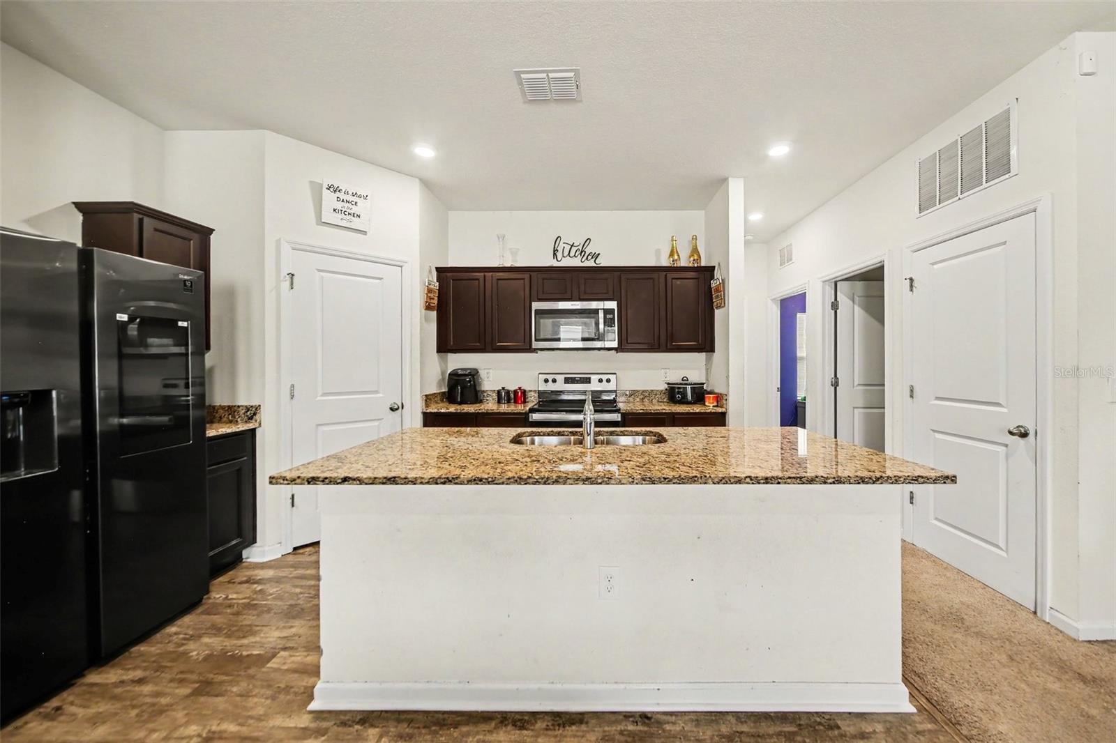 FERNANDA PLACE PH 1 - Residential