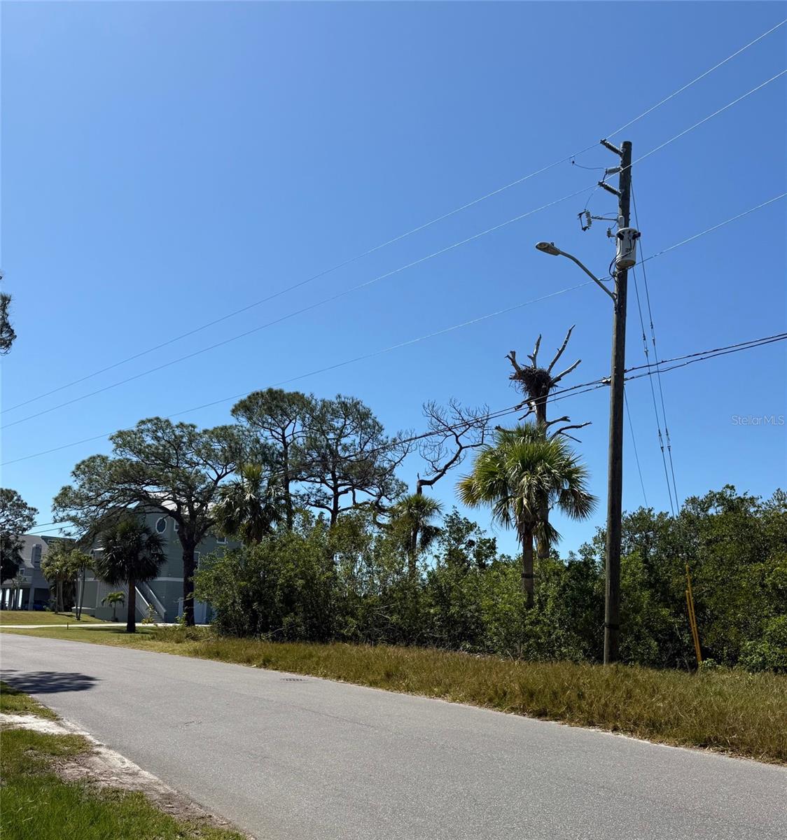 SEA BREEZE ISLAND - Land