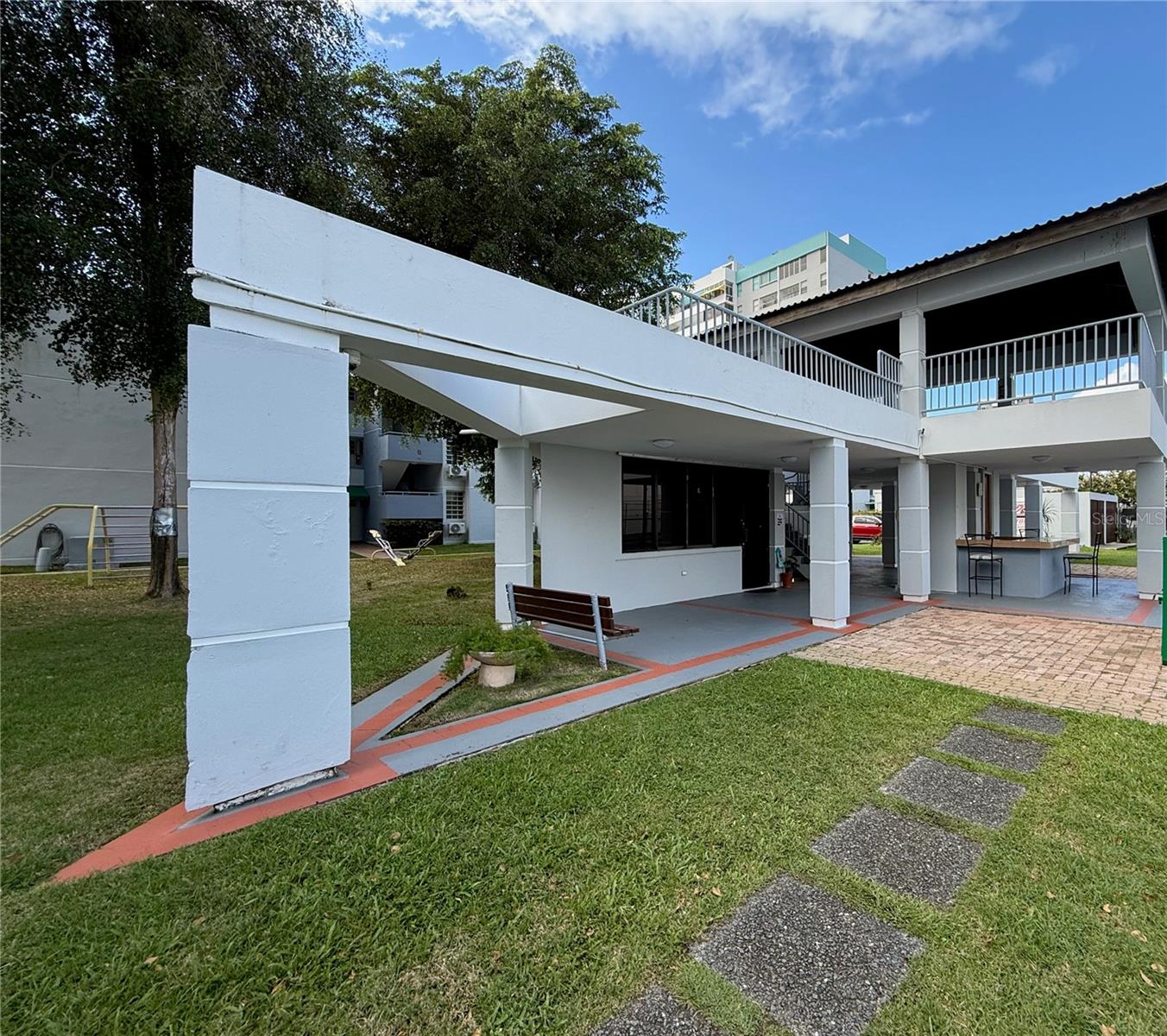 COND. COSTA DEL SOL, ISLA VERDE - Residential