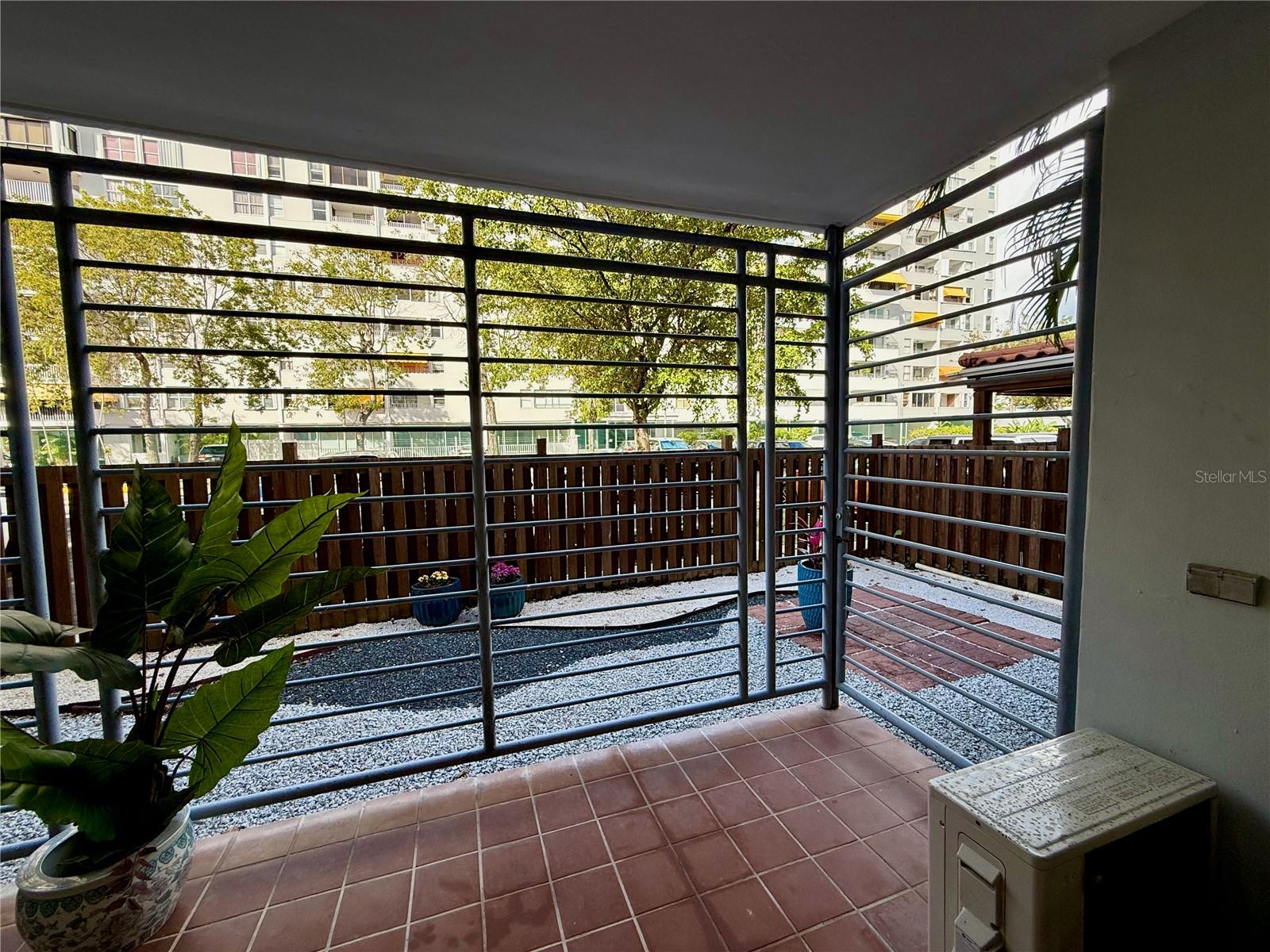 COND. COSTA DEL SOL, ISLA VERDE - Residential