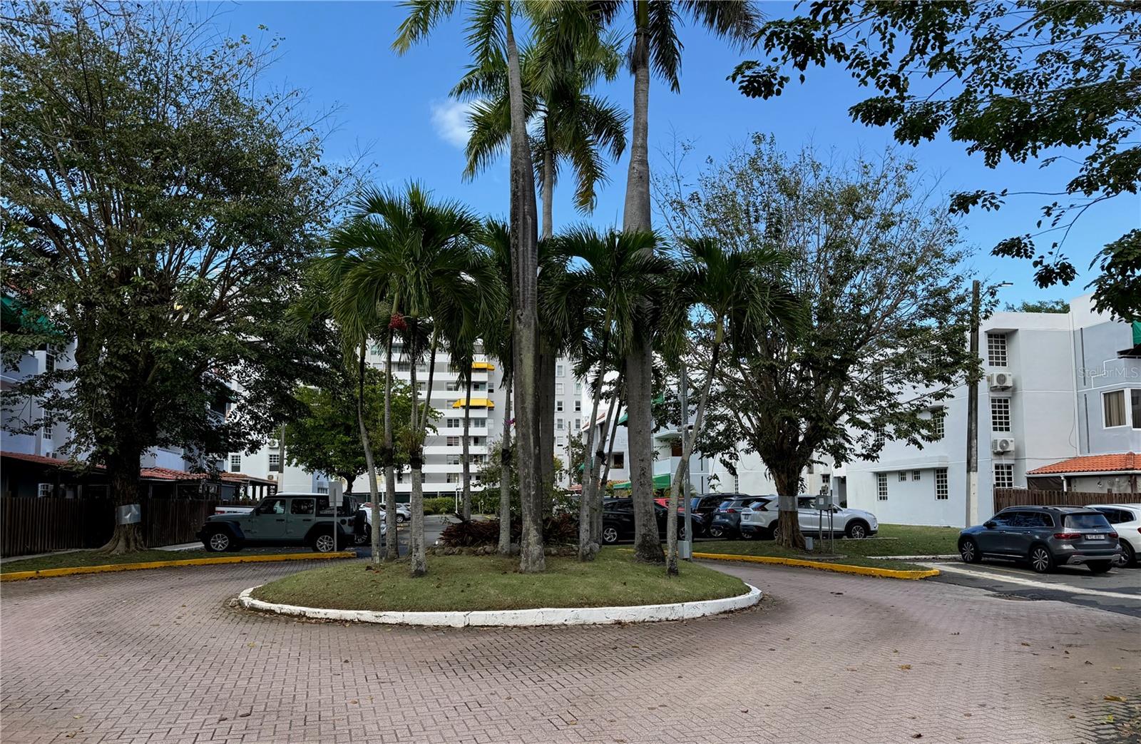 COND. COSTA DEL SOL, ISLA VERDE - Residential