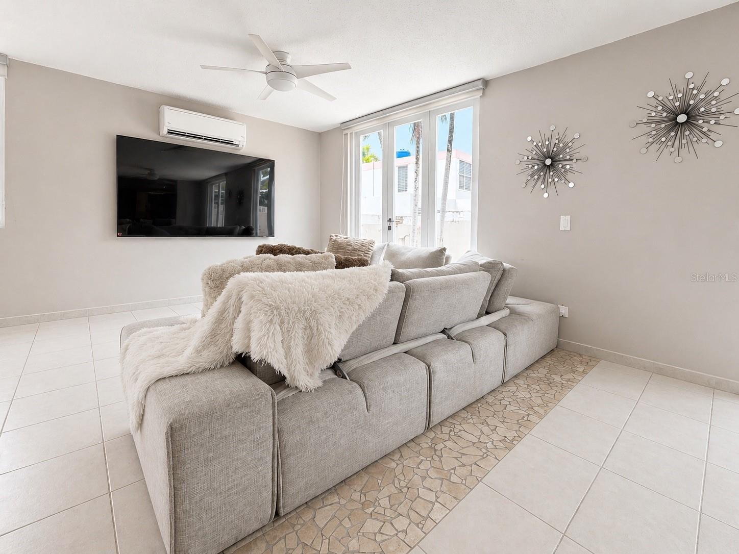 URB. ENTRERIOS ENCANTADA - Residential