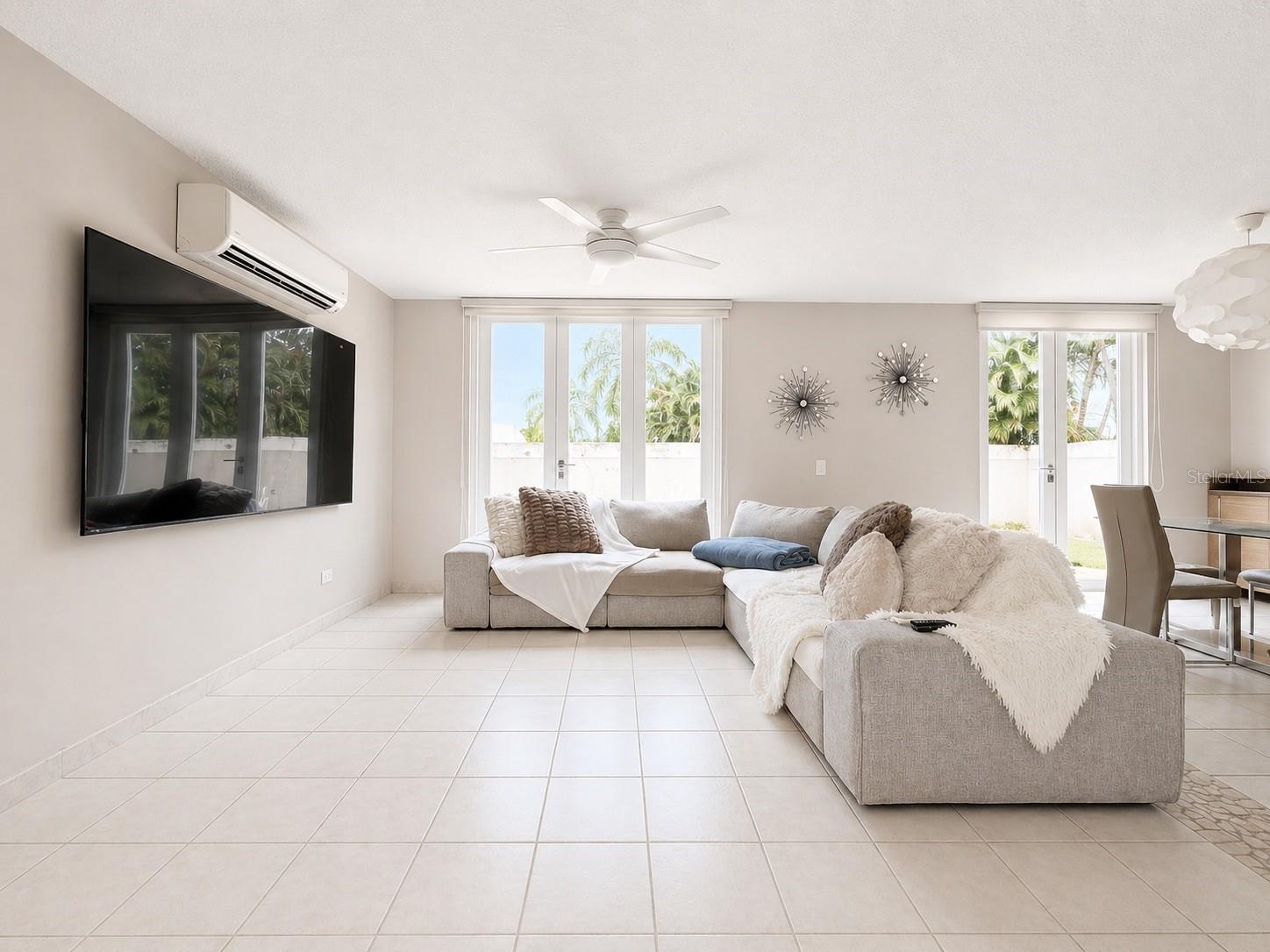 URB. ENTRERIOS ENCANTADA - Residential