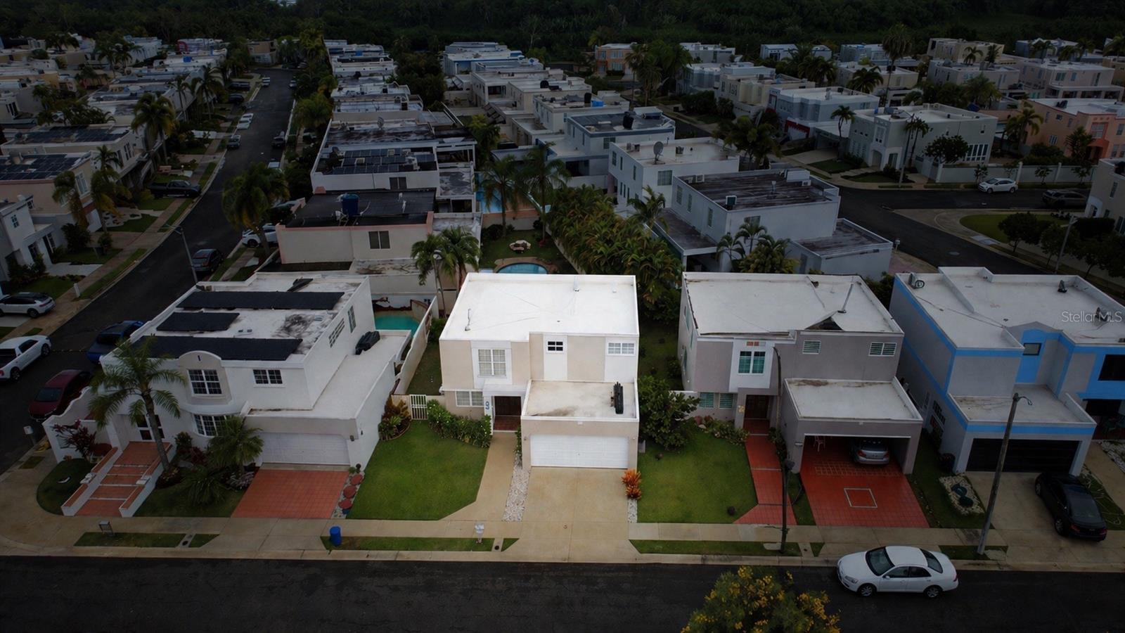 URB. ENTRERIOS ENCANTADA - Residential