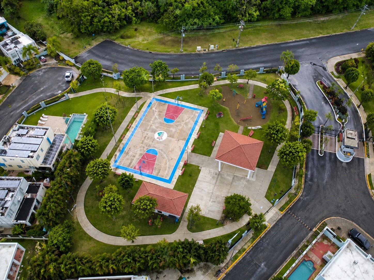 URB. ENTRERIOS ENCANTADA - Residential