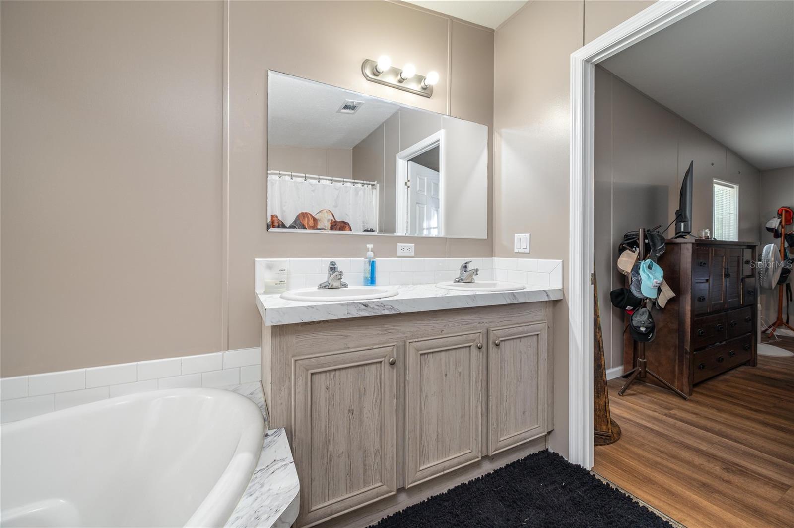 EVANS ACRES - Residential