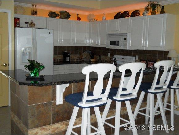 Beautiful Sunsets from this 5th Floor (Higher Ceilings) 3BR/2BA Unfurnished Unit. Granite Counter Tops, Large Master Bedroom & Bath, Private Underground Parking, Washer & Dryer are conveniently located in the 12X6 Laundry Room, Customized Wood Floors in all bedrooms & Tile Throughout. ;Water: City