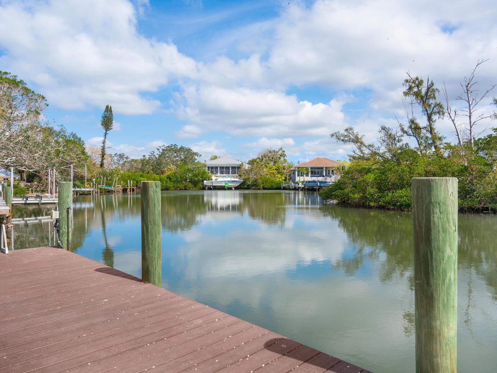 COCOANUT BAYOU - Residential