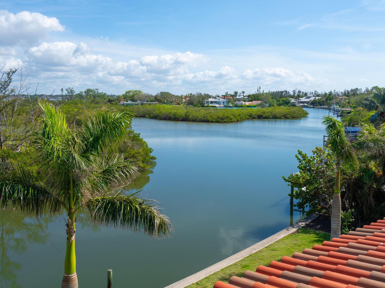 COCOANUT BAYOU - Residential