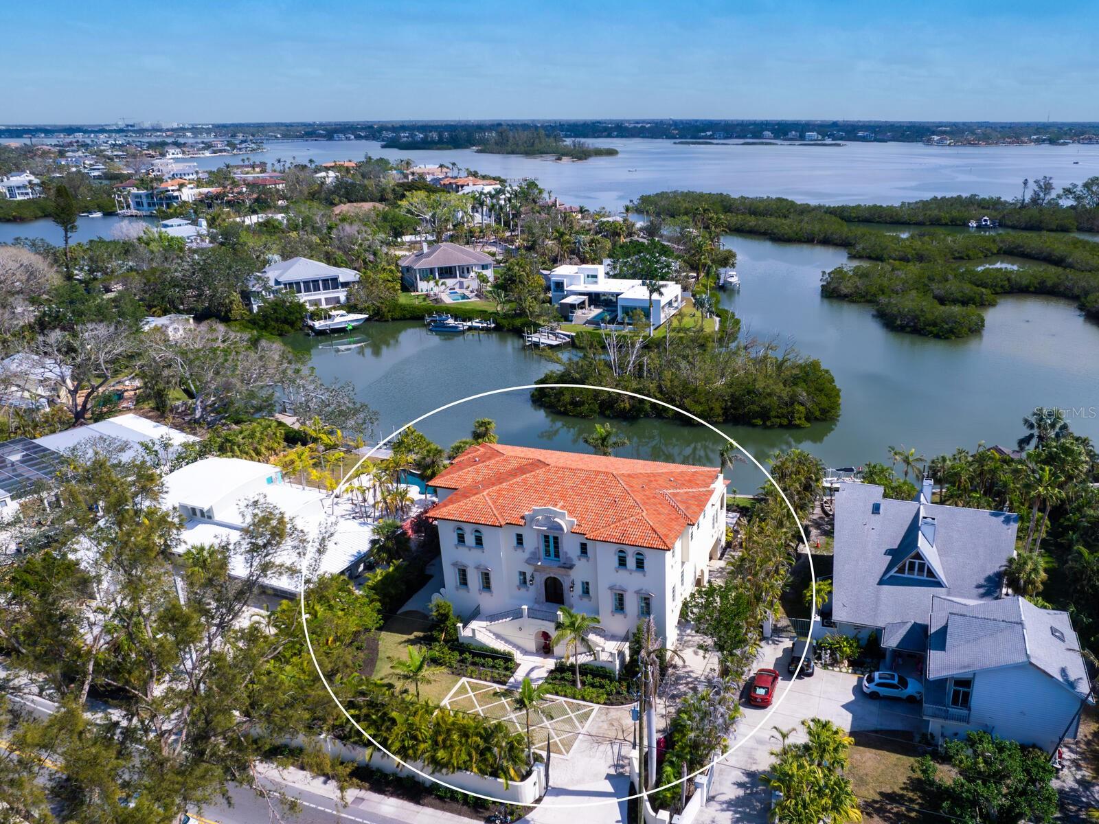 COCOANUT BAYOU - Residential