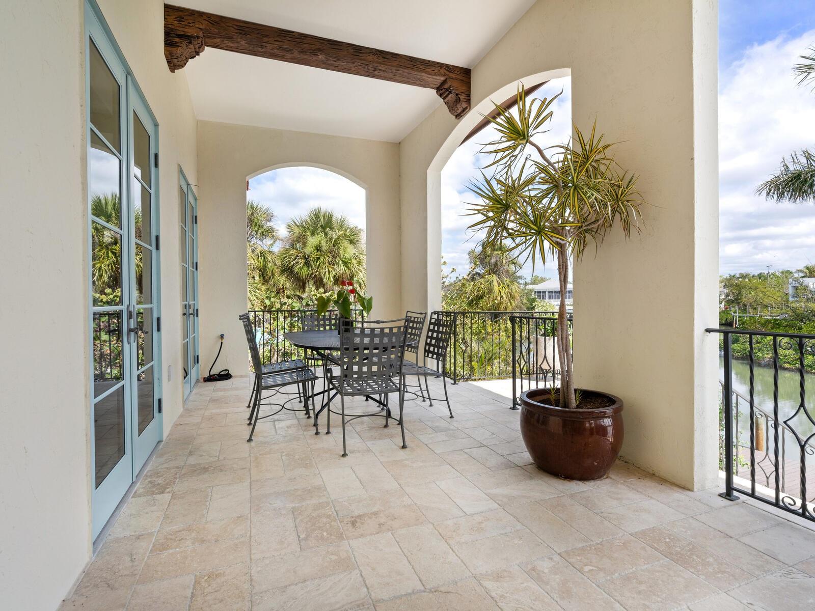 COCOANUT BAYOU - Residential