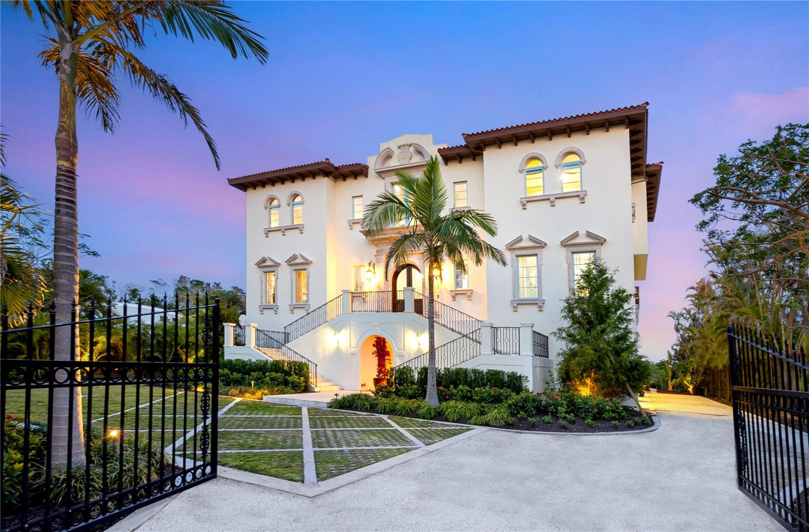 COCOANUT BAYOU - Residential