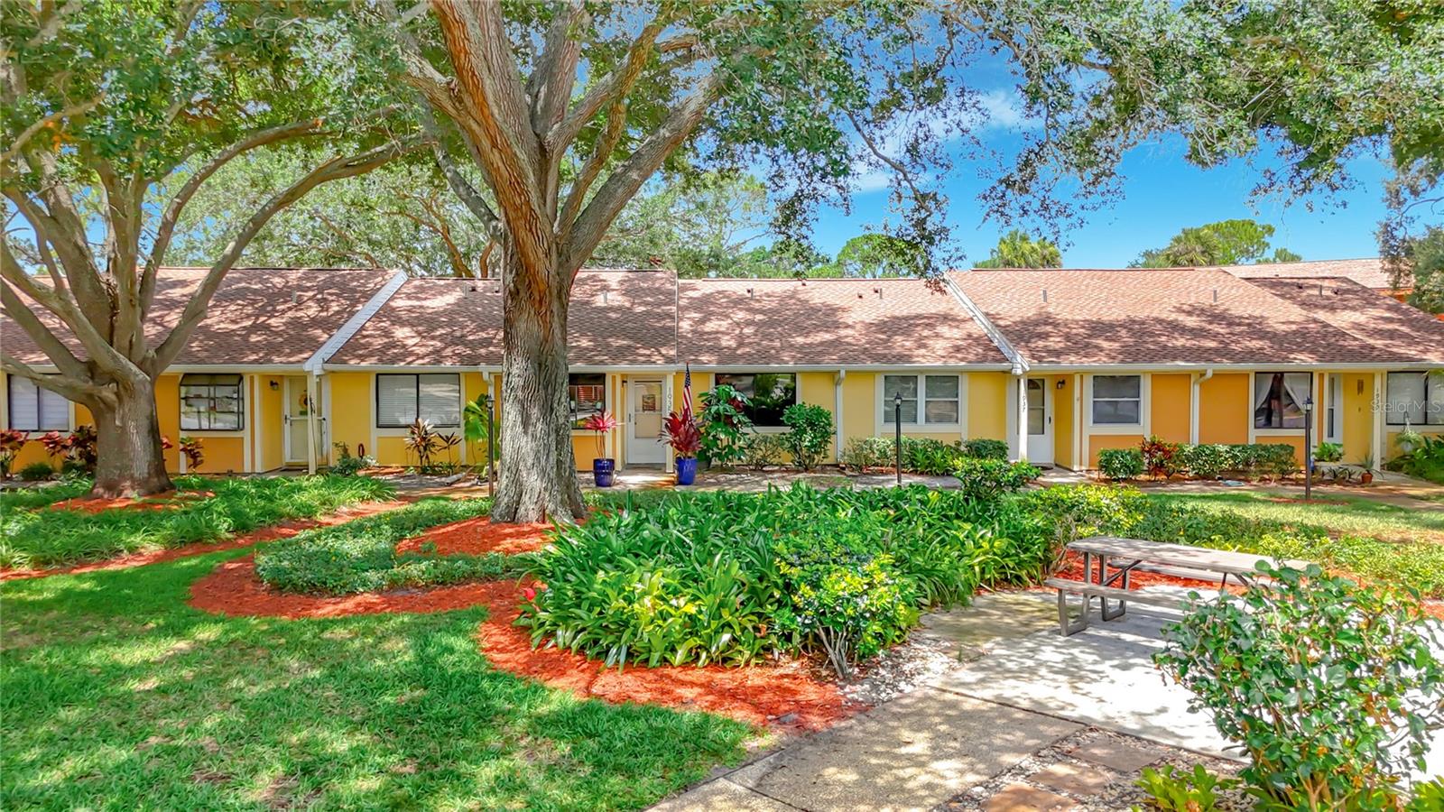 SUNSET POINT CONDO - Residential