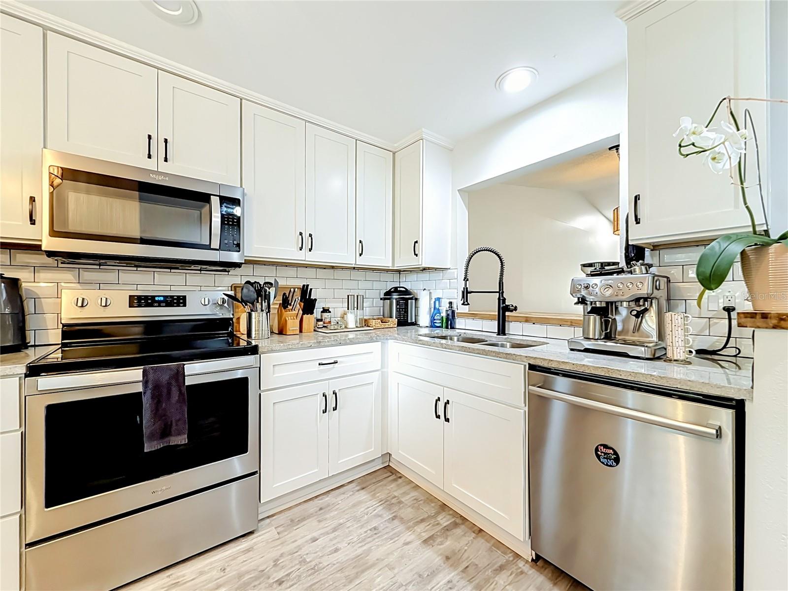 SUNSET POINT CONDO - Residential