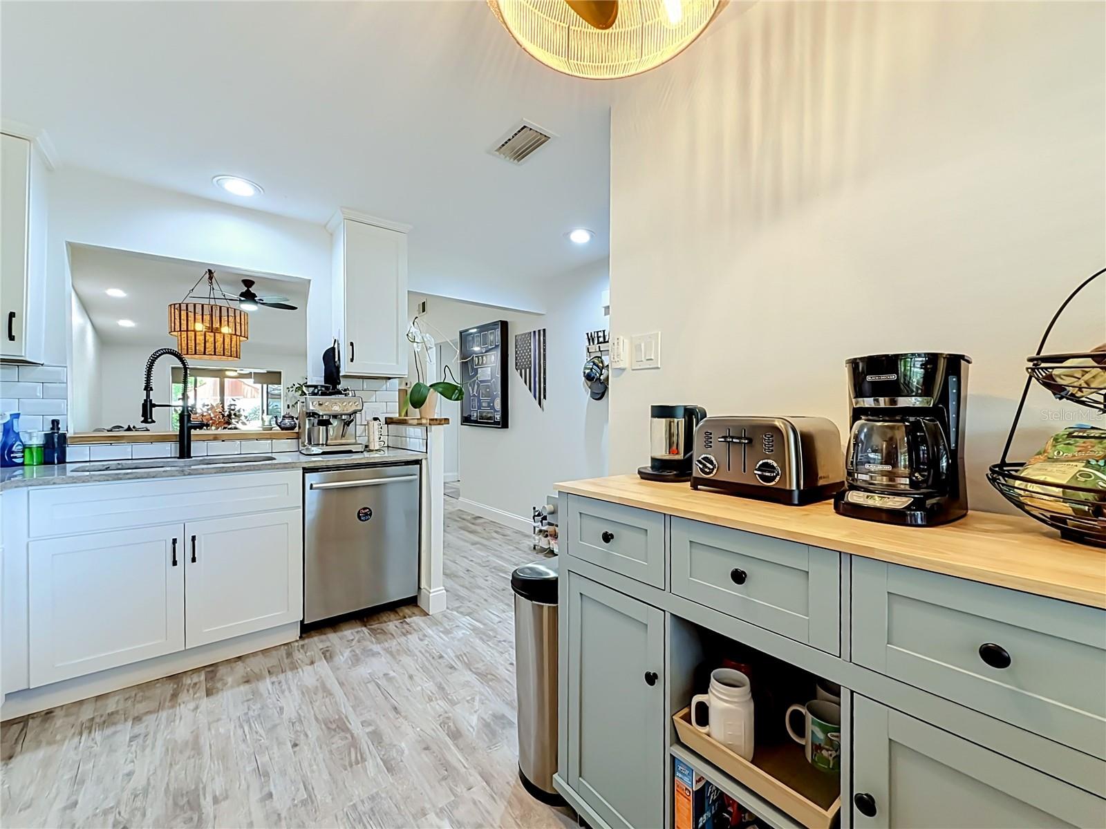 SUNSET POINT CONDO - Residential