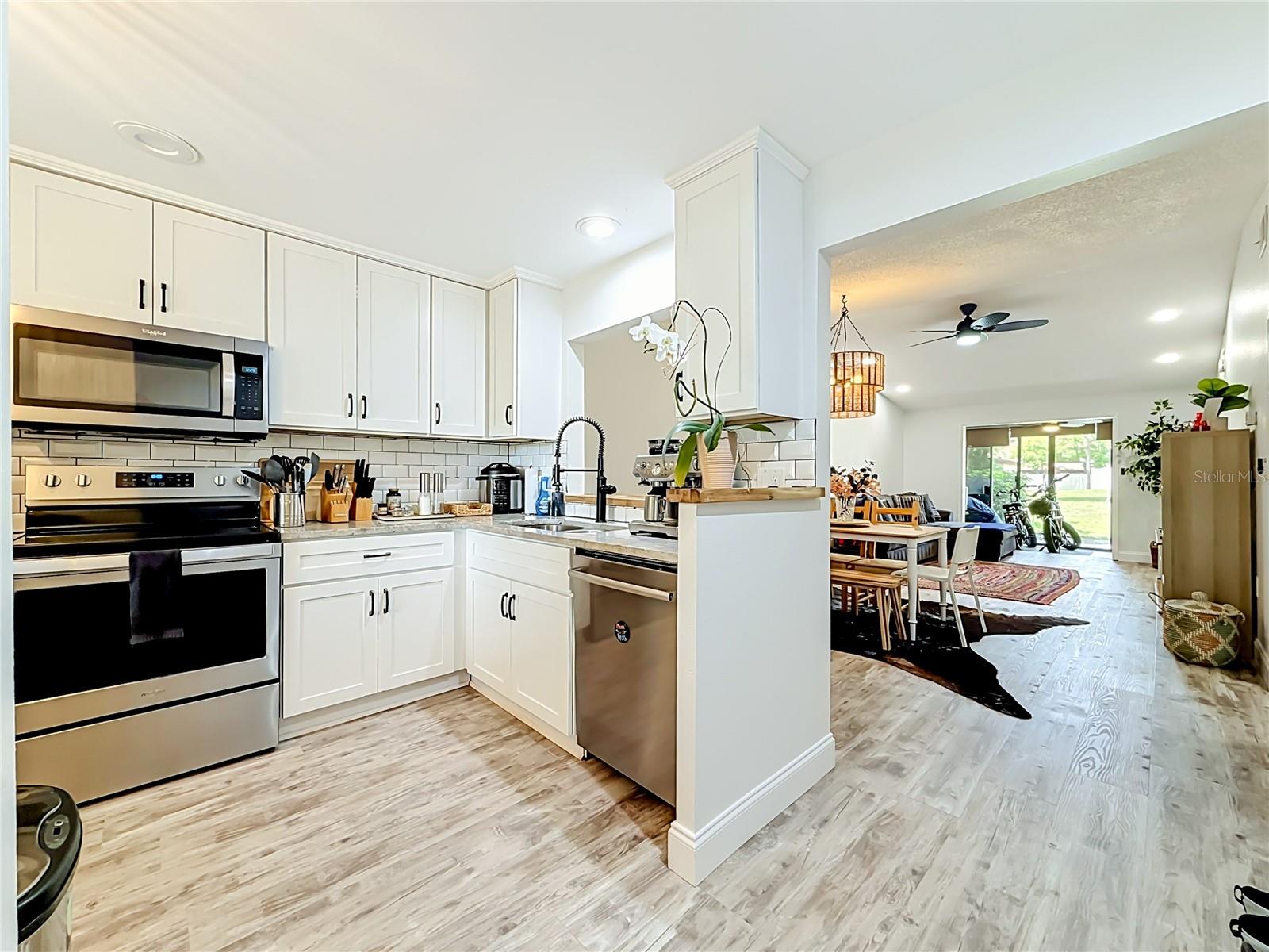 SUNSET POINT CONDO - Residential