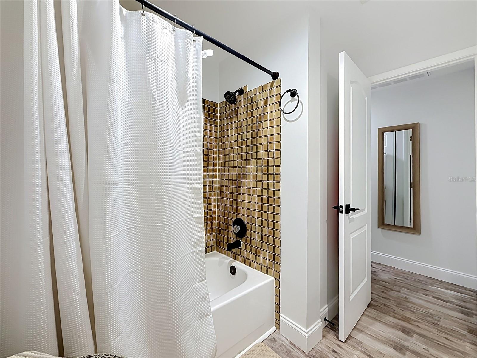 SUNSET POINT CONDO - Residential