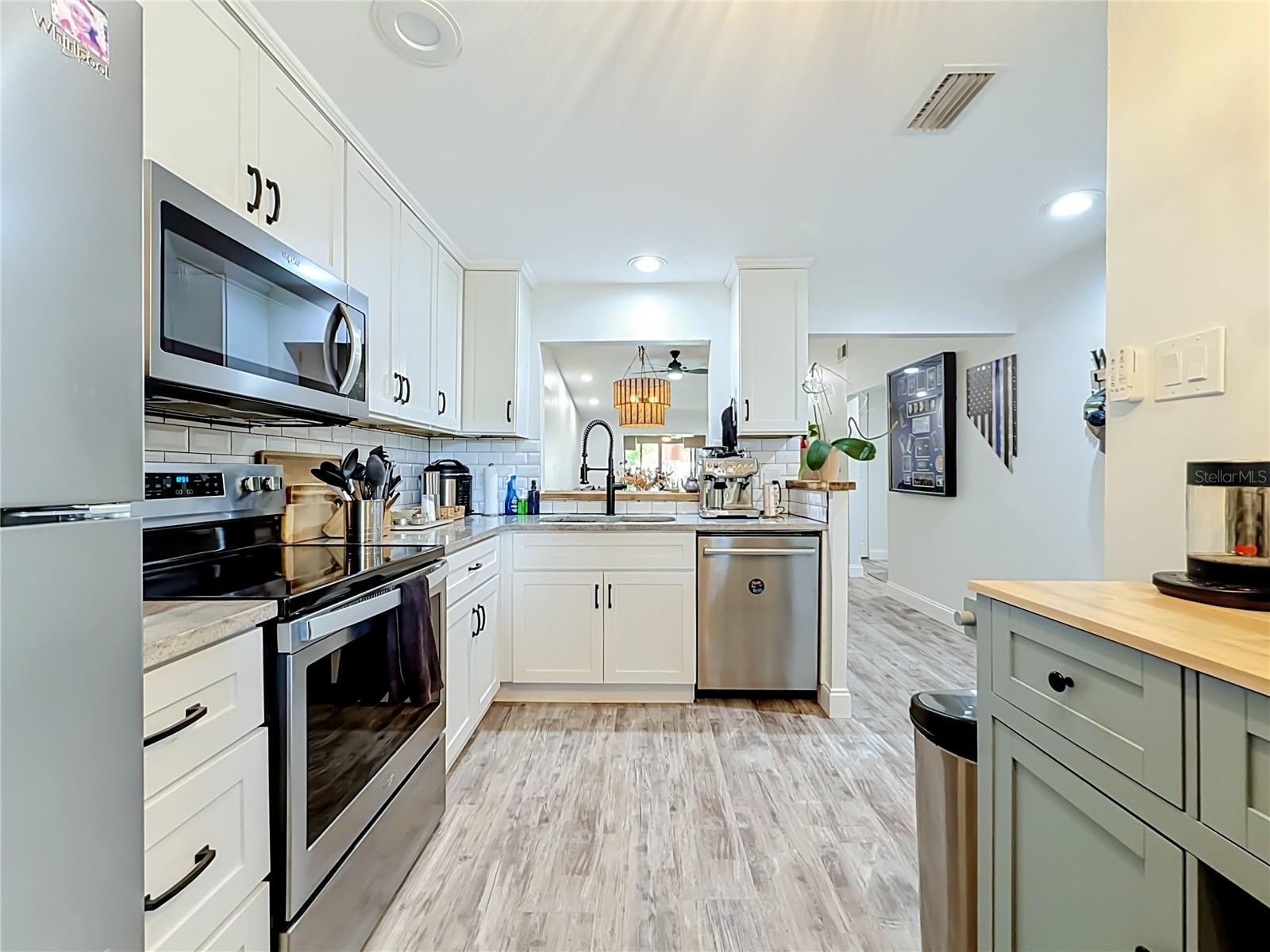 SUNSET POINT CONDO - Residential