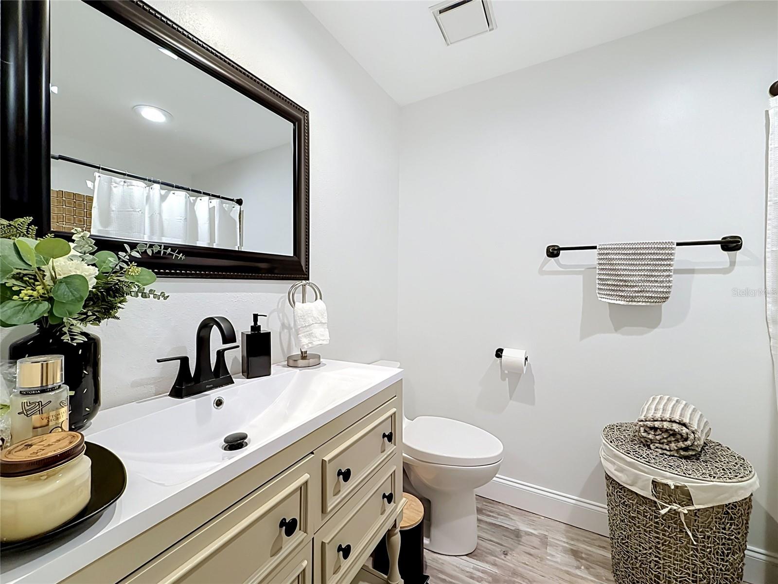 SUNSET POINT CONDO - Residential