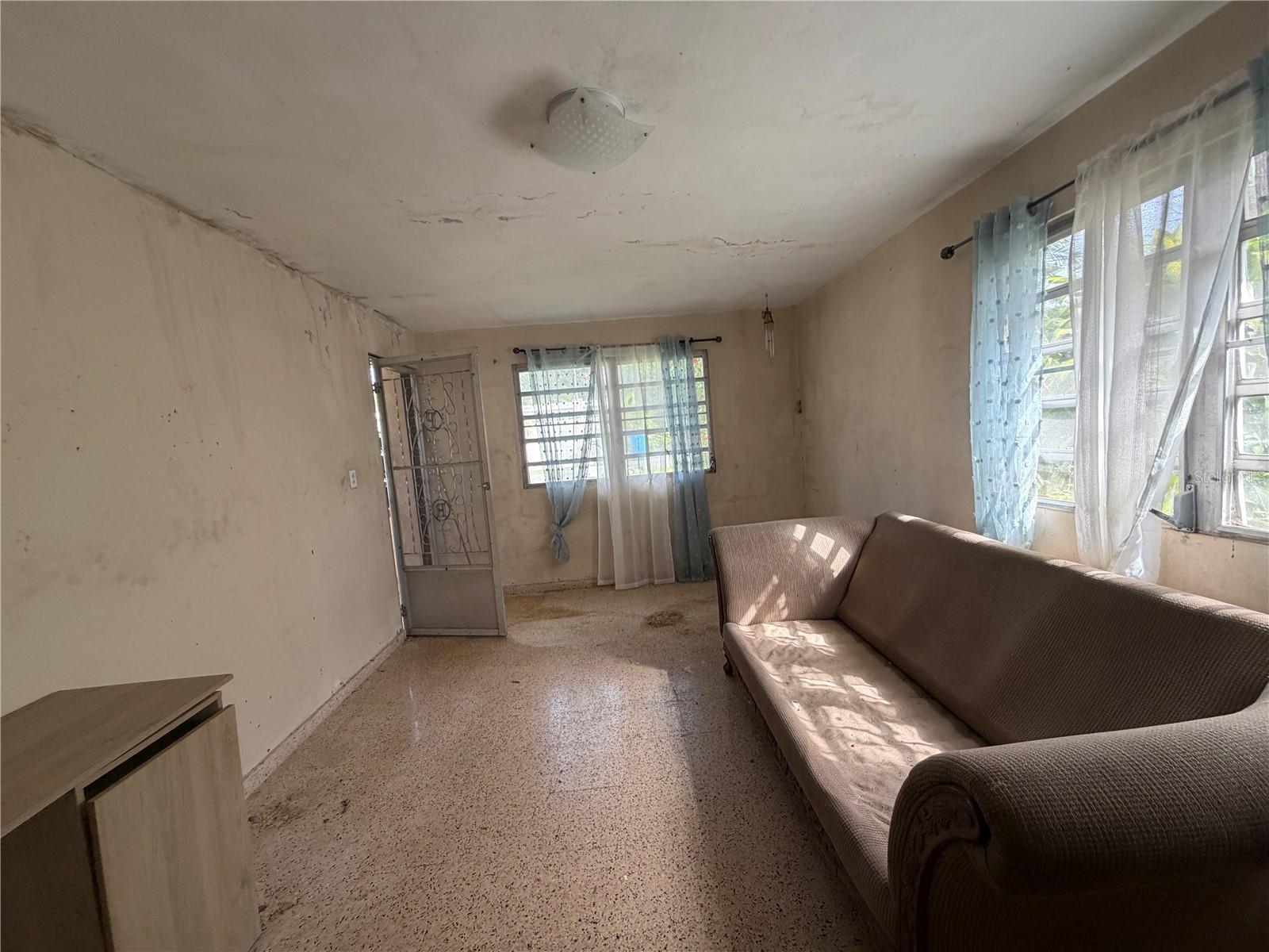 SUMIDERO WARD - Residential