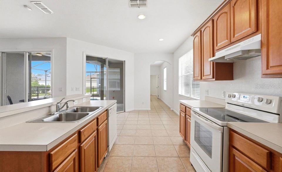 TRAFALGAR VILLAGE PH 1 - Residential Lease