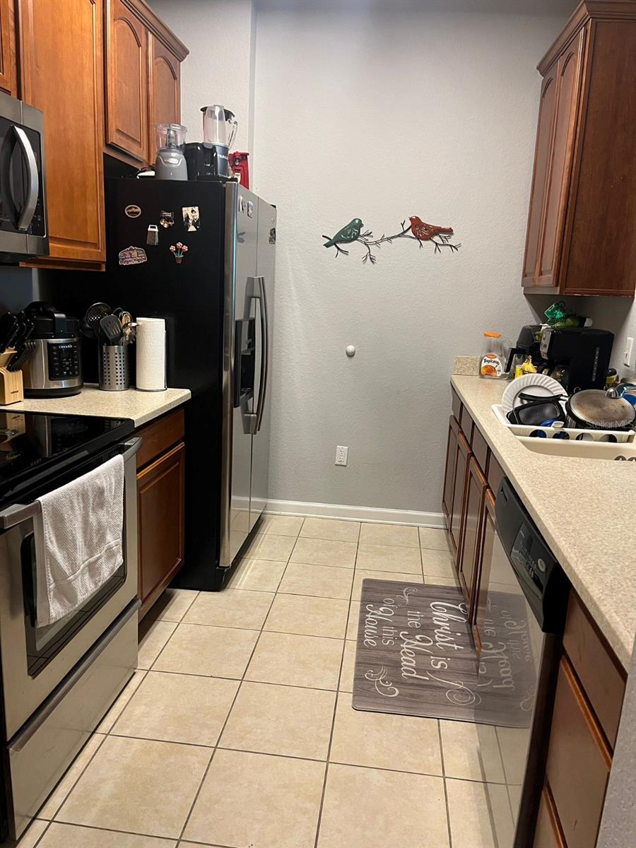 STONEBRIDGE RESERVE CONDO PH 02 - Residential Lease
