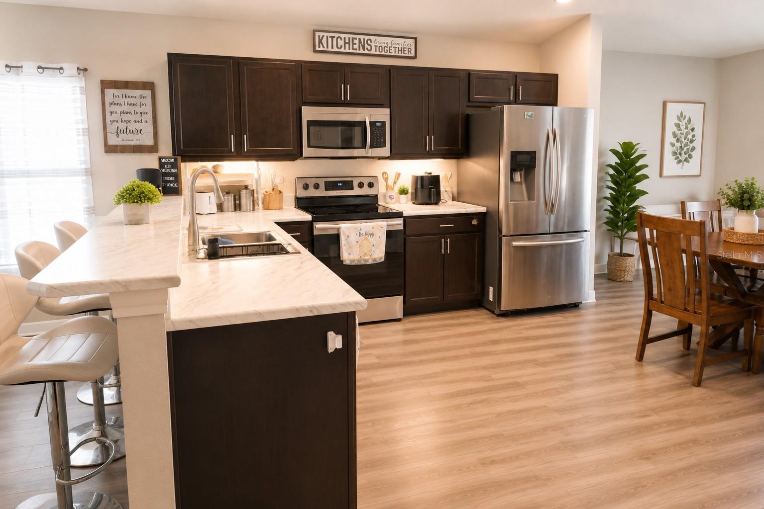 BREAKWATER COVE - Residential