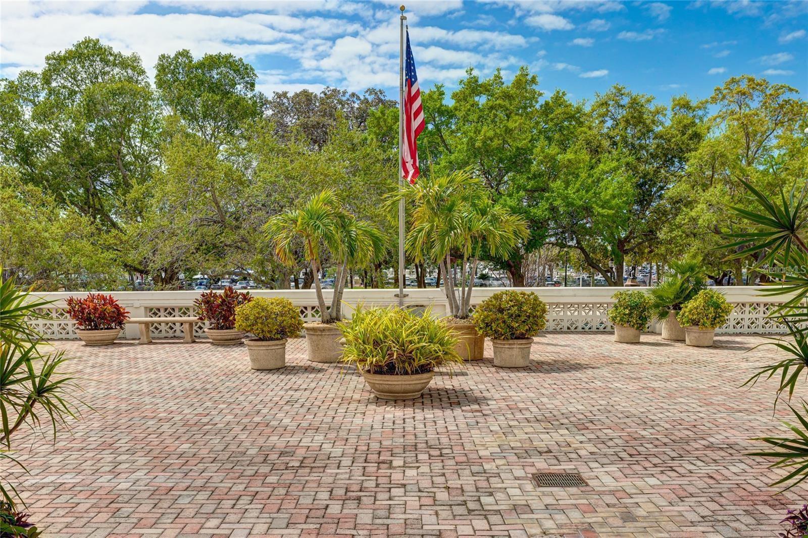 GULFSTREAM TOWERS - Residential