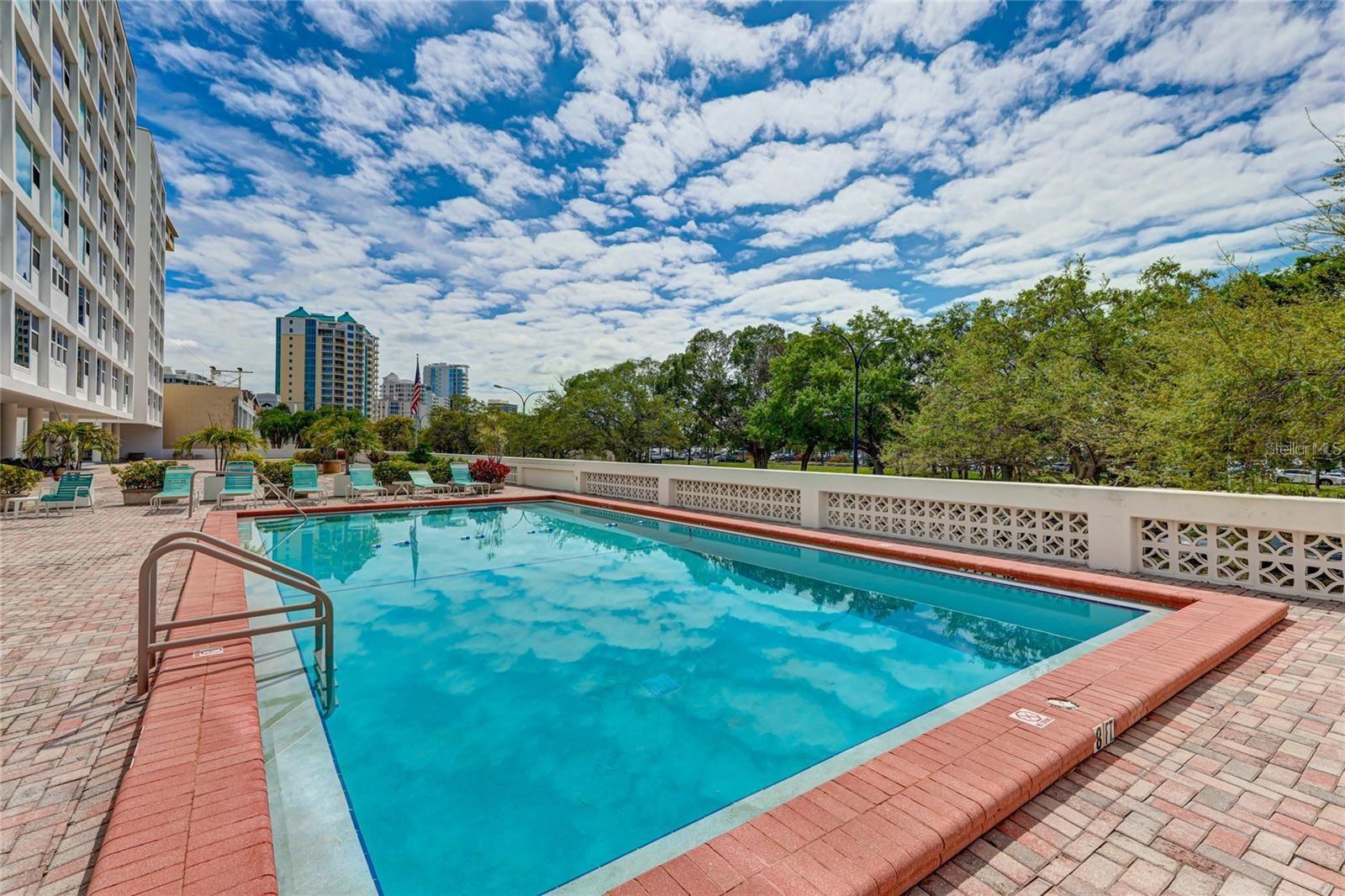 GULFSTREAM TOWERS - Residential
