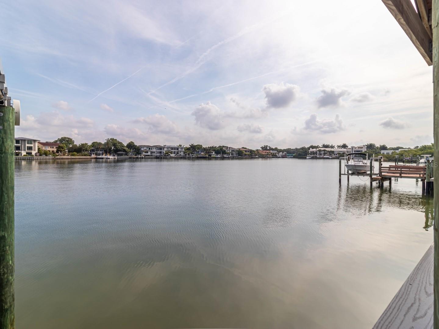 SUNSET PARK ISLES UNIT 5 - Residential