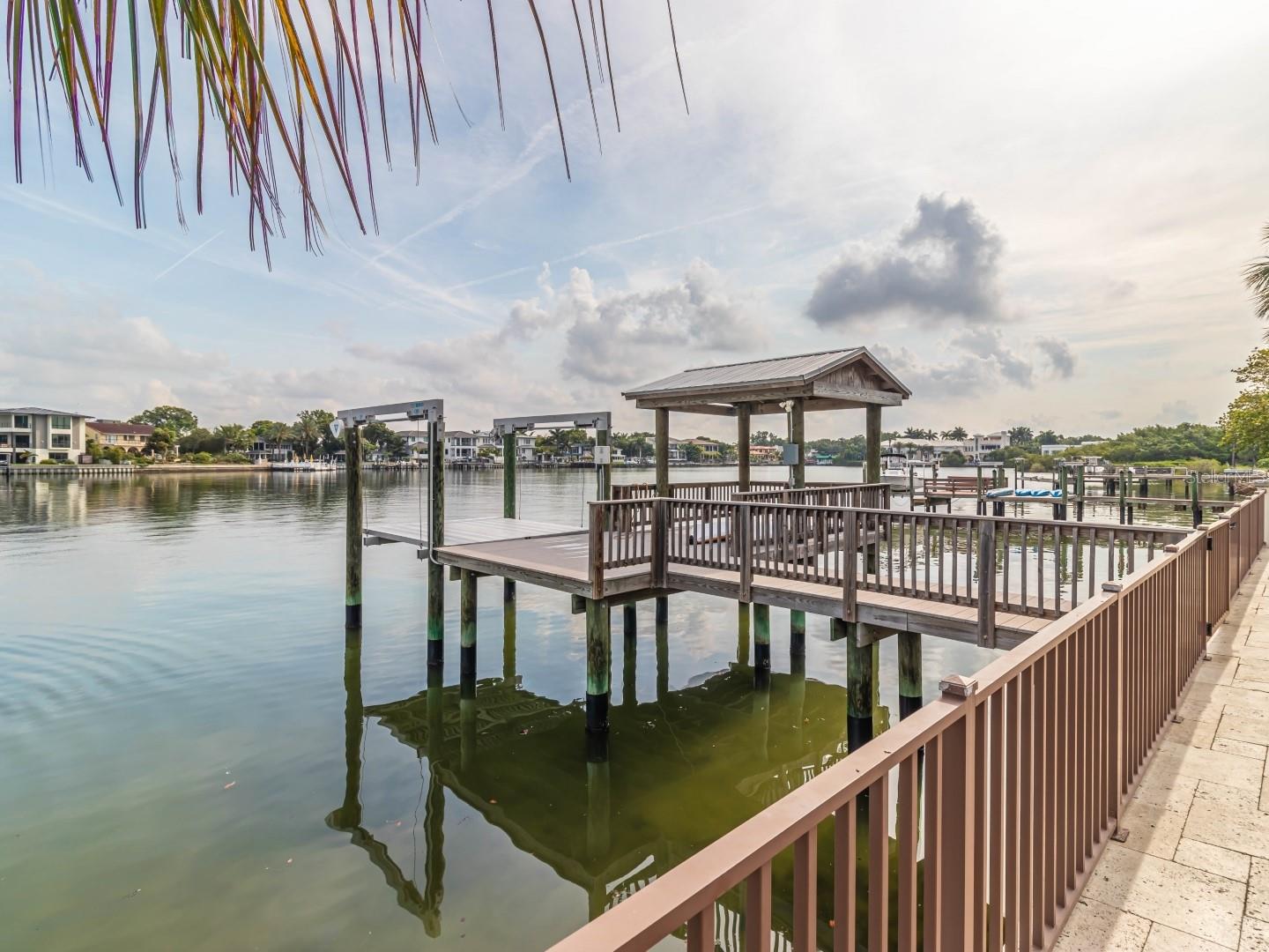 SUNSET PARK ISLES UNIT 5 - Residential