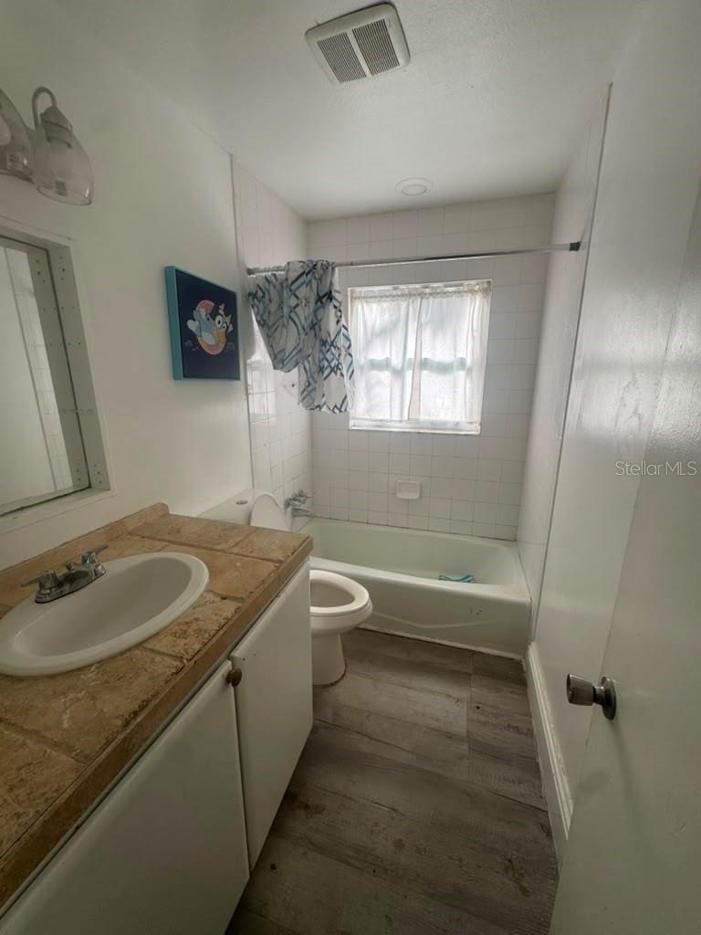 MANATEE PALMS UNIT FOUR - Residential