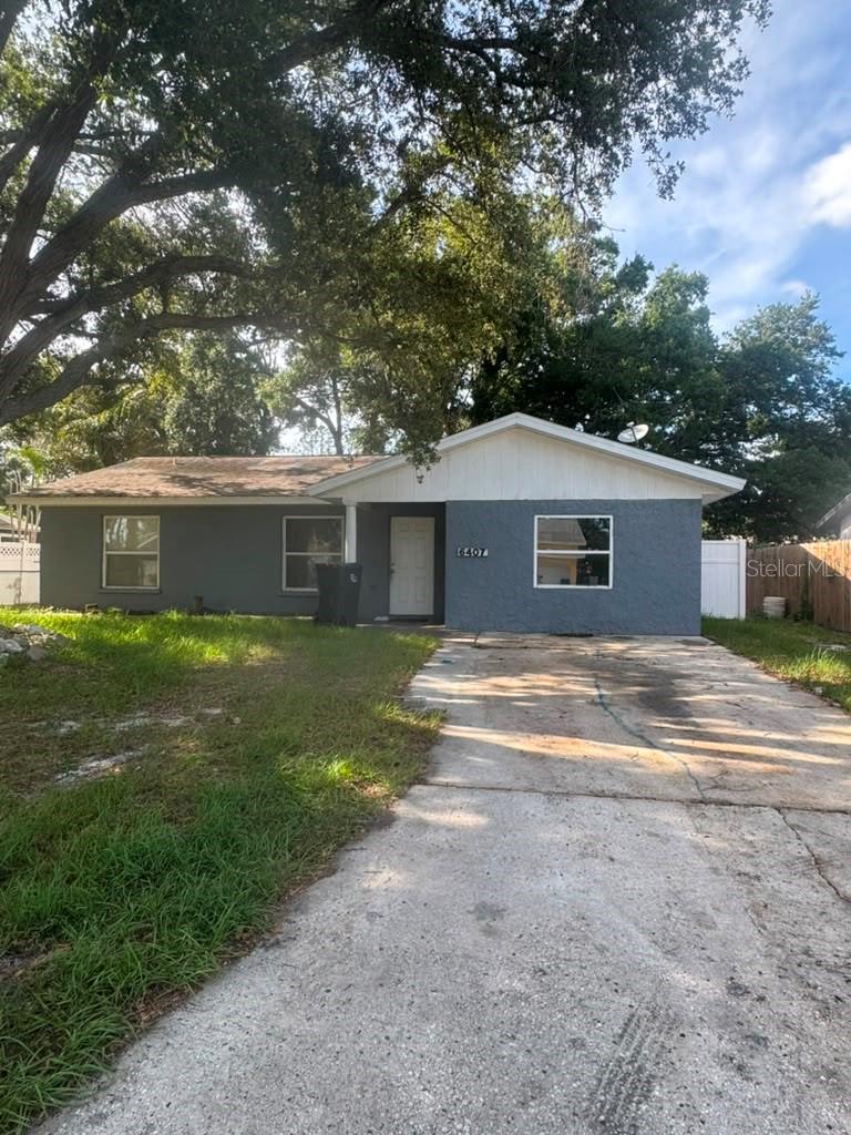 MANATEE PALMS UNIT FOUR - Residential