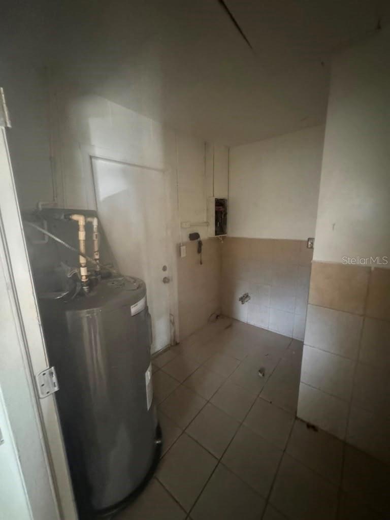 MANATEE PALMS UNIT FOUR - Residential