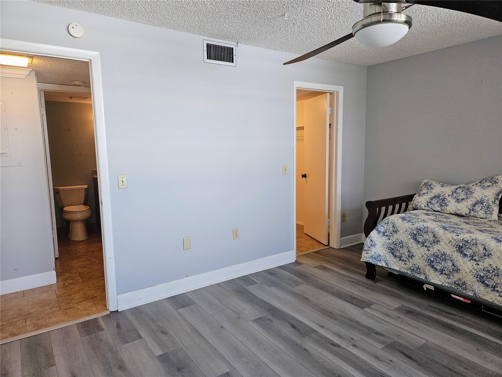 BAY ISLAND GROUP 14 - Residential Lease