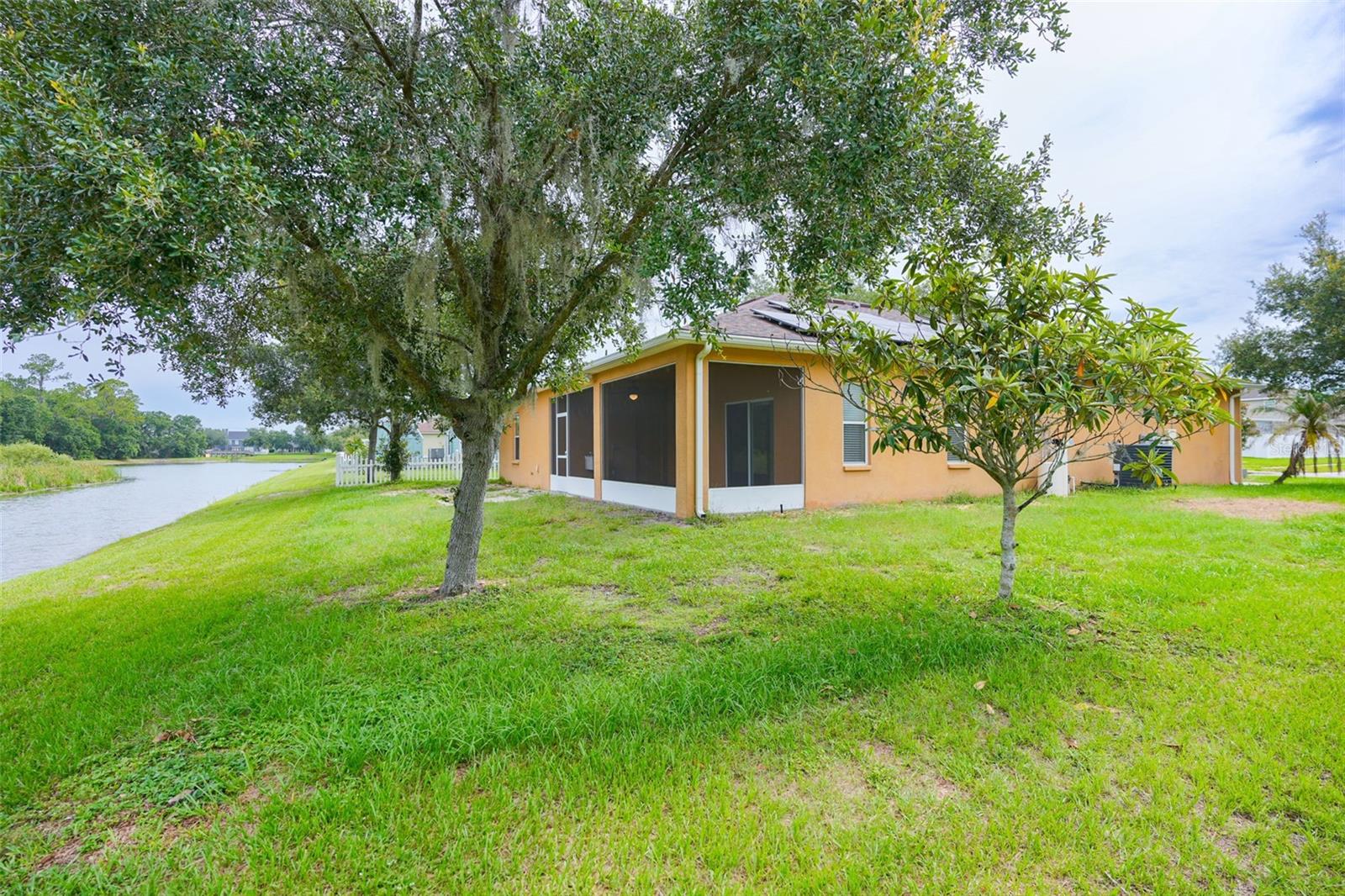 TEN OAKS - Residential