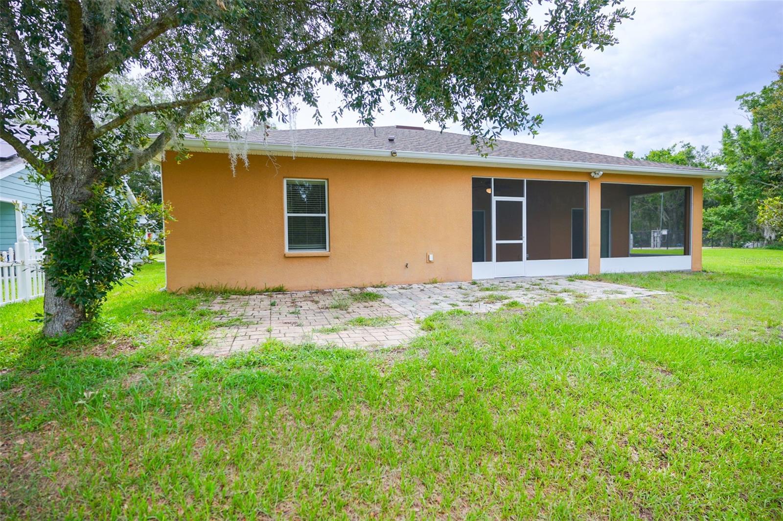 TEN OAKS - Residential