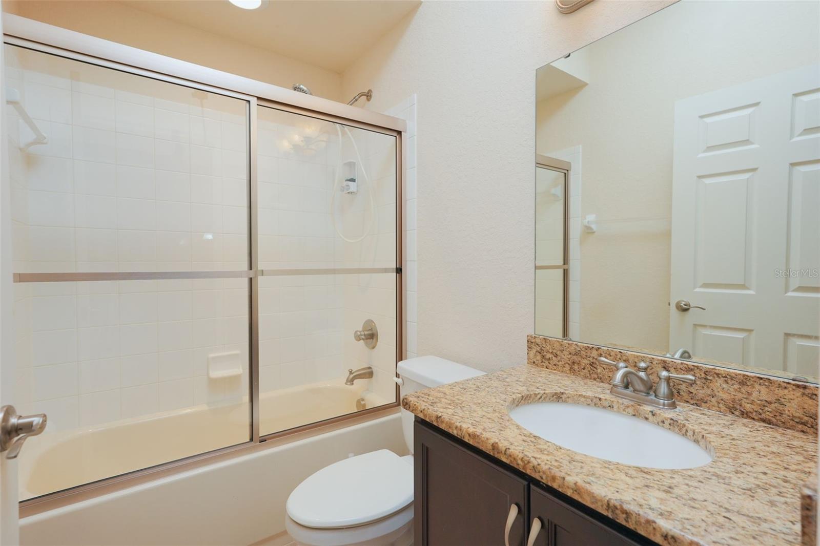 TEN OAKS - Residential