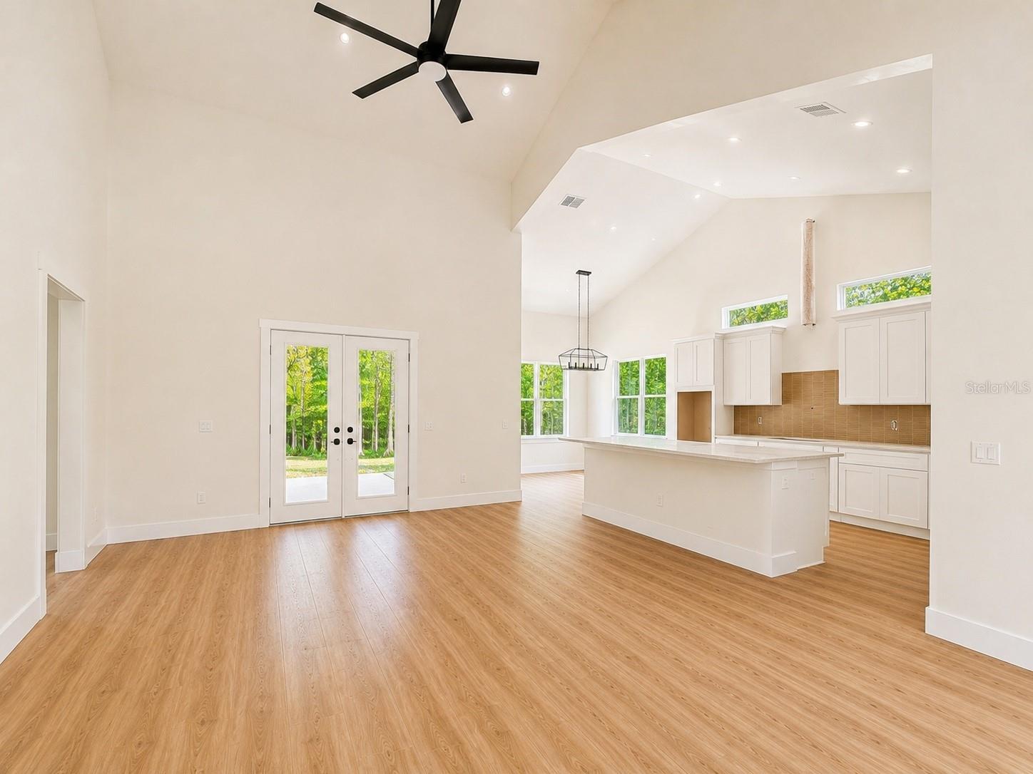 RIVER WOODS 5 ACRE DEV - Residential