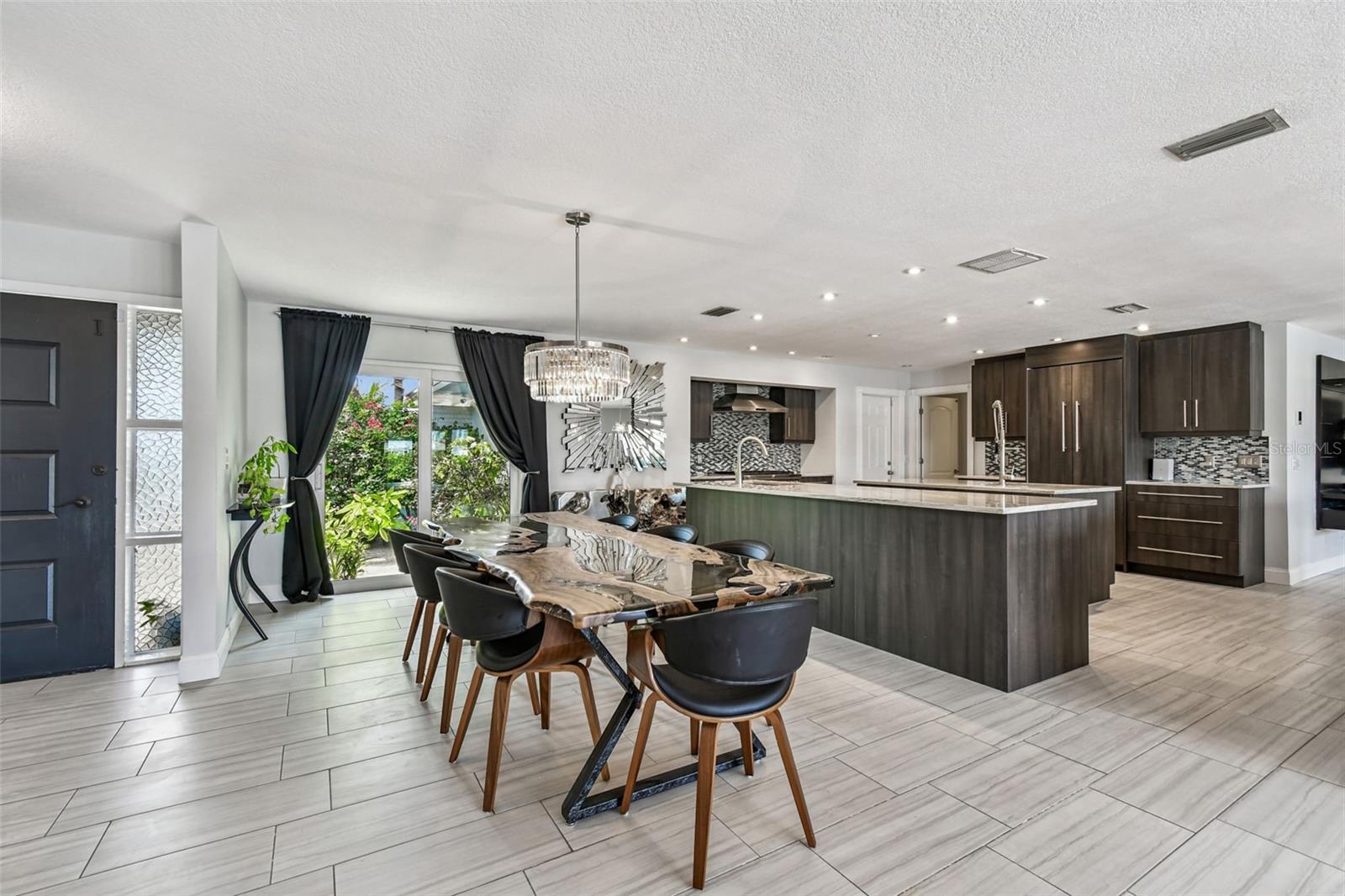 HOWARD ESTATES - Residential