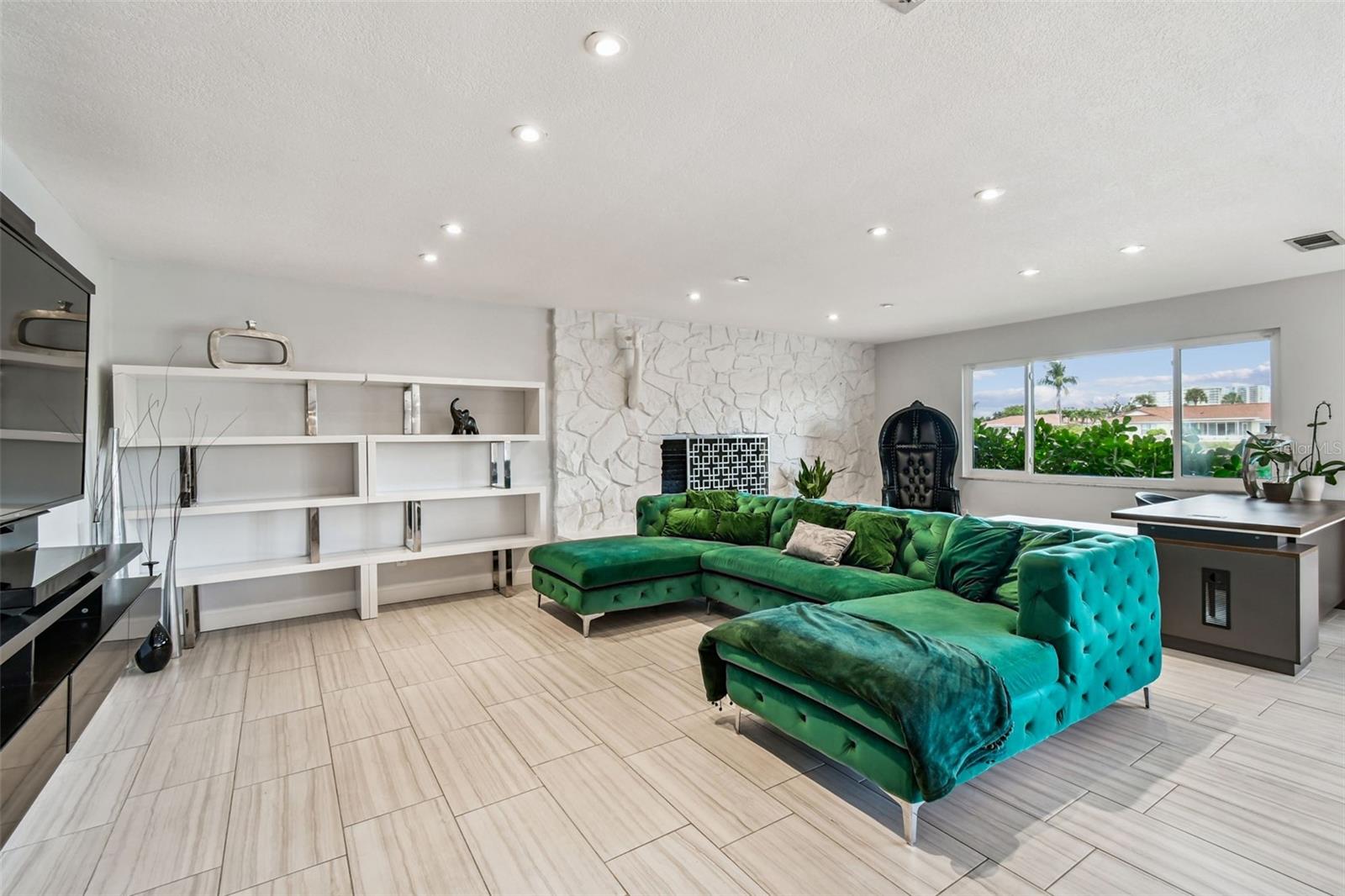 HOWARD ESTATES - Residential