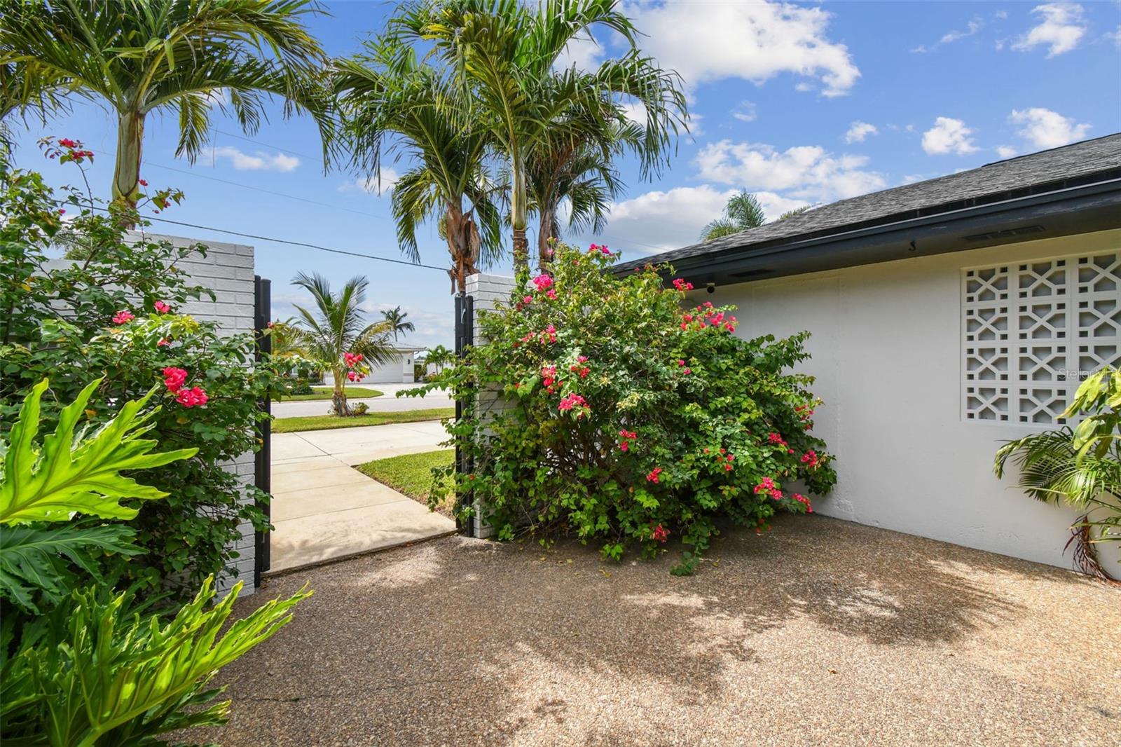 HOWARD ESTATES - Residential